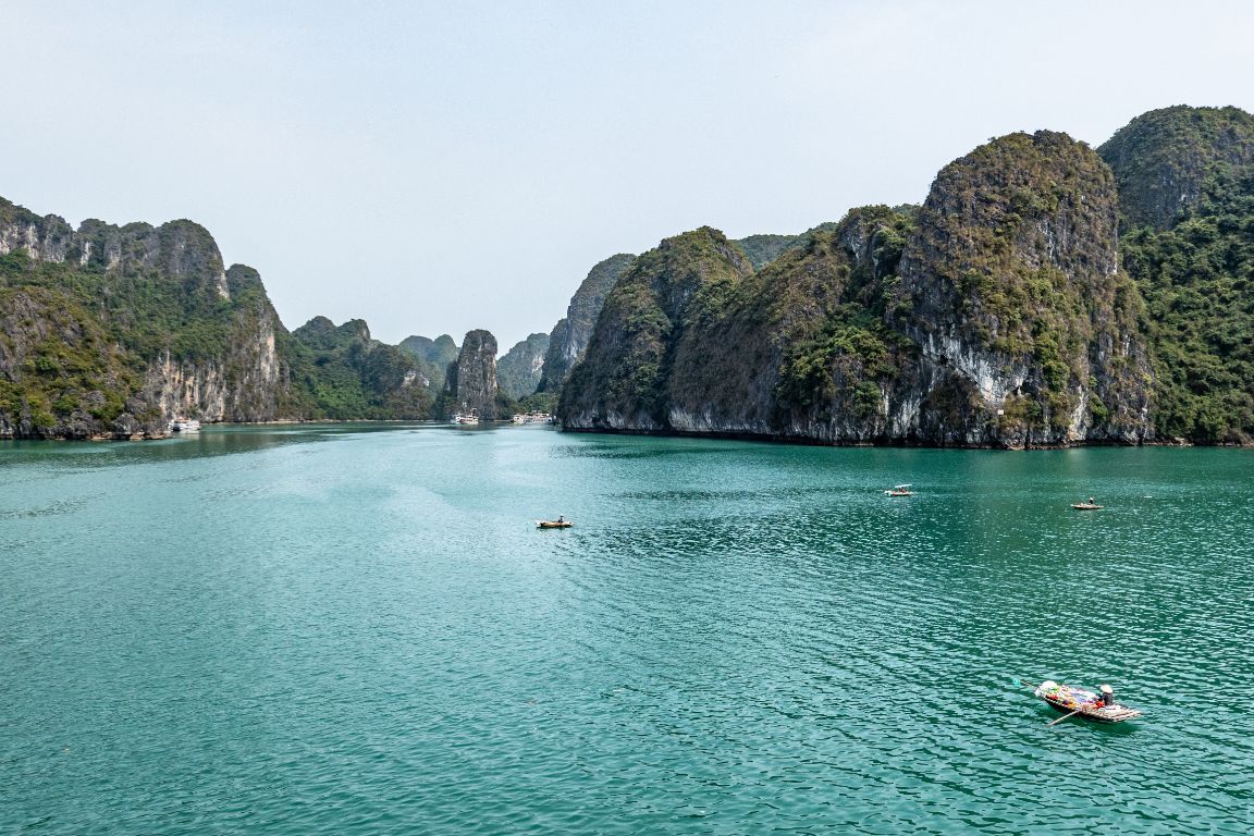 Kayak in Hạ Long Bay
