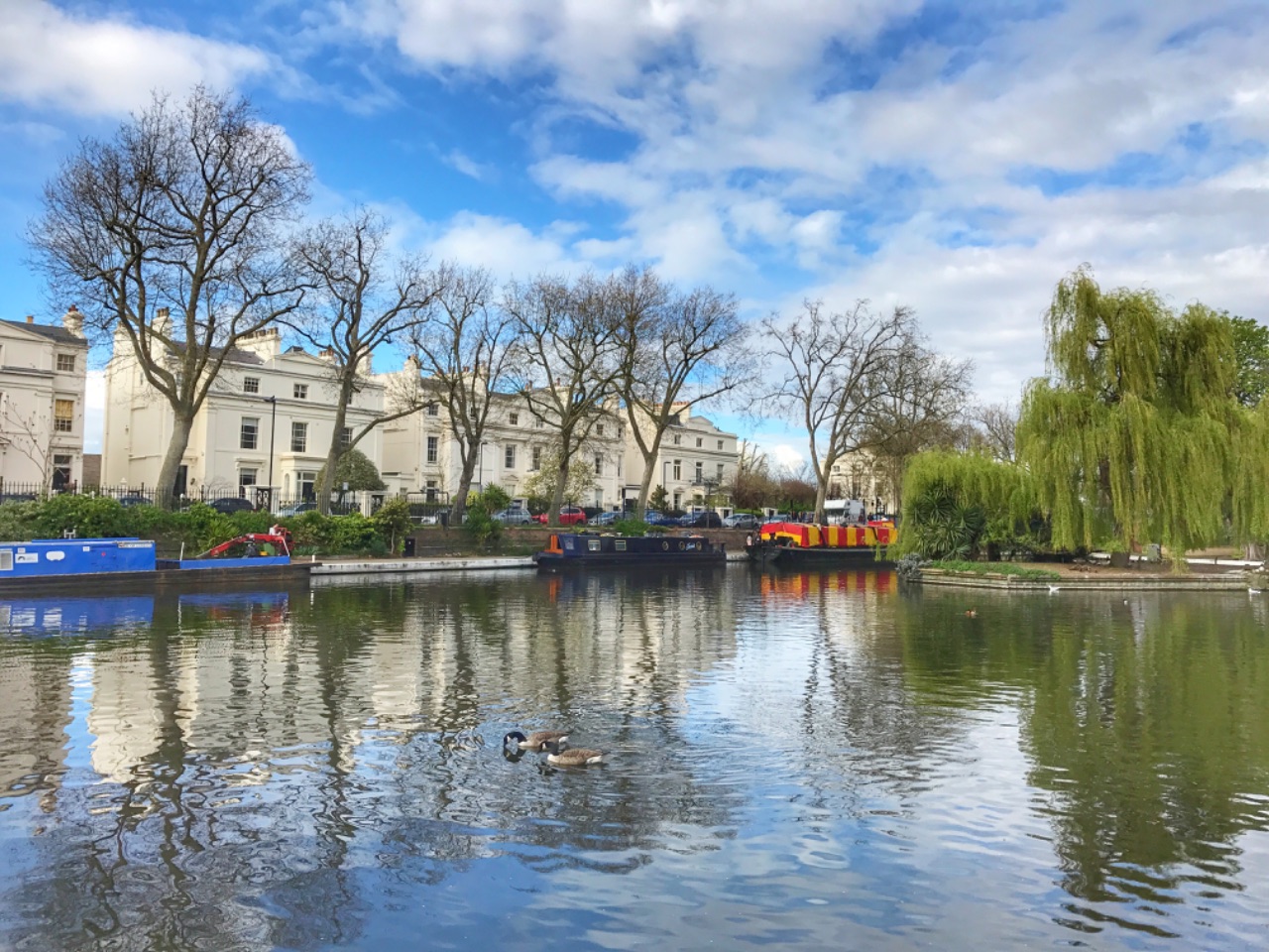 Walk along Regent's Canal